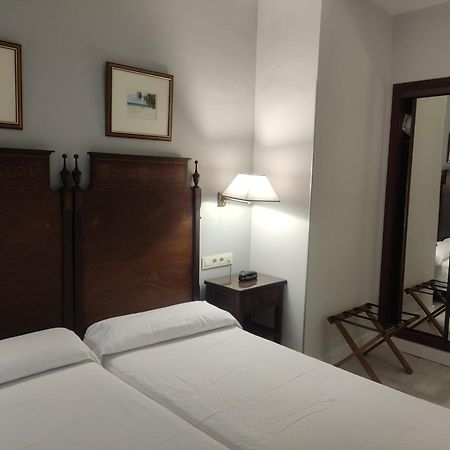 Hotel Iberia Plaza America Caces 외부 사진