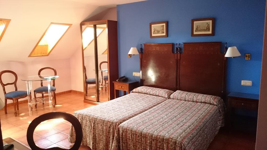 Hotel Iberia Plaza America Caces 객실 사진