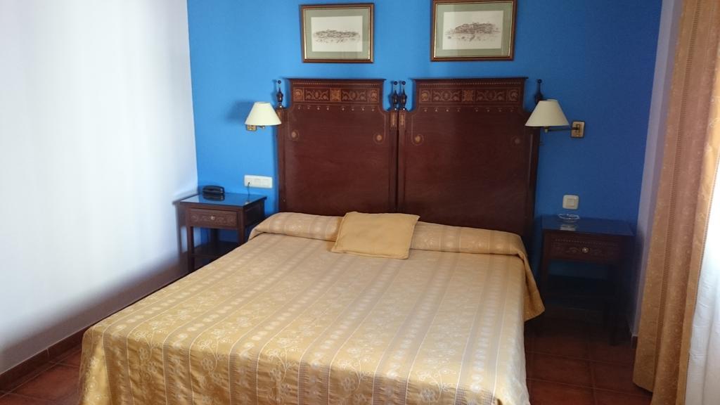 Hotel Iberia Plaza America Caces 객실 사진
