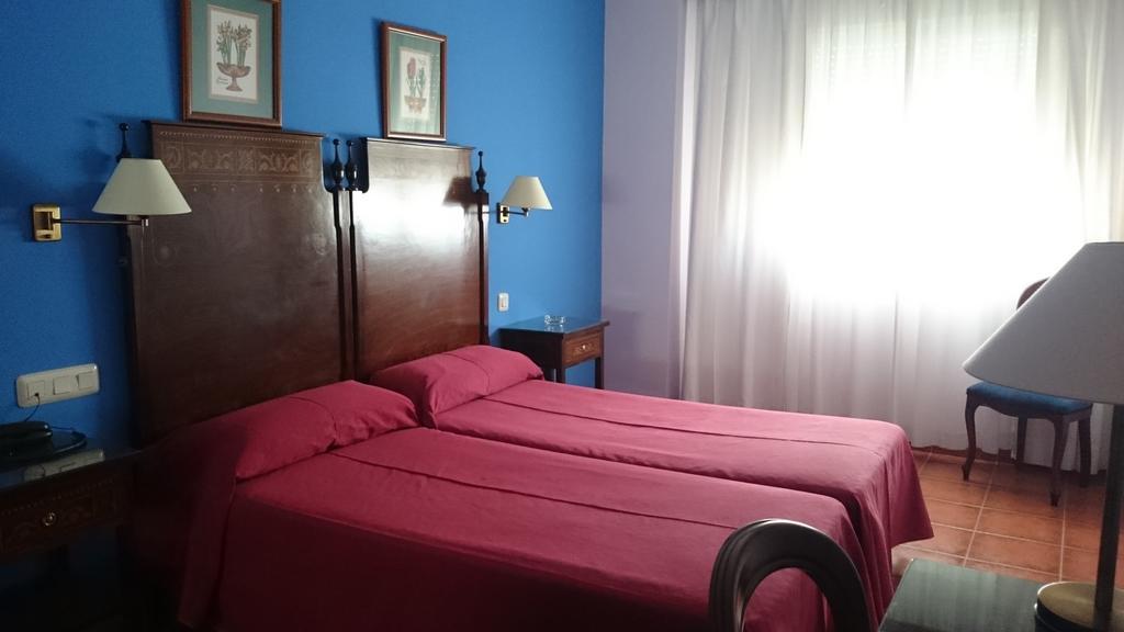 Hotel Iberia Plaza America Caces 객실 사진