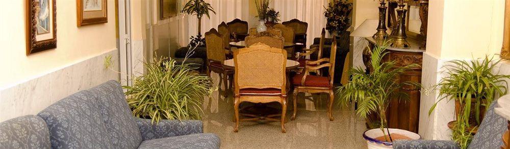 Hotel Iberia Plaza America Caces 외부 사진