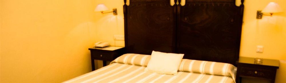 Hotel Iberia Plaza America Caces 외부 사진