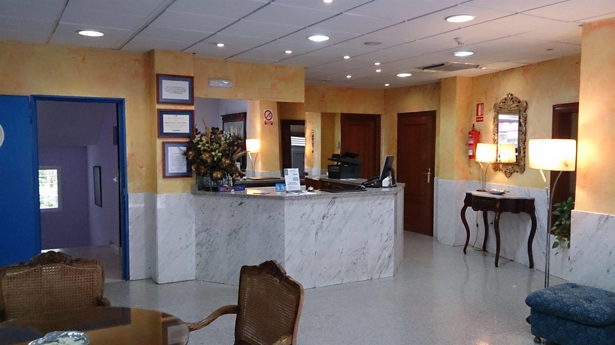 Hotel Iberia Plaza America Caces 외부 사진